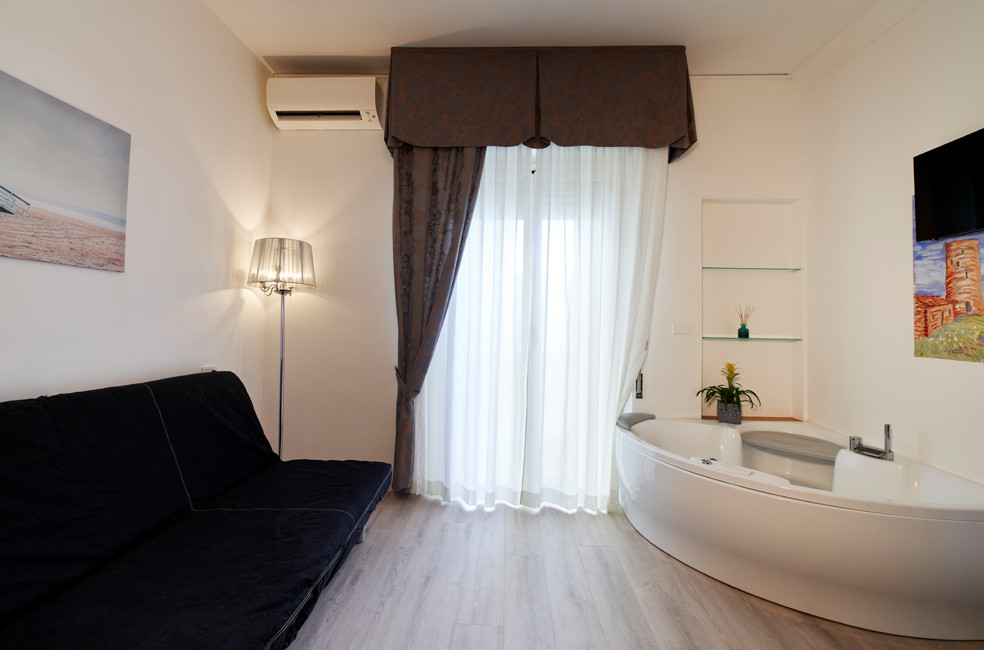 media.Suite-Frontemare_1Hotel-Estate-Torre-Pedrera