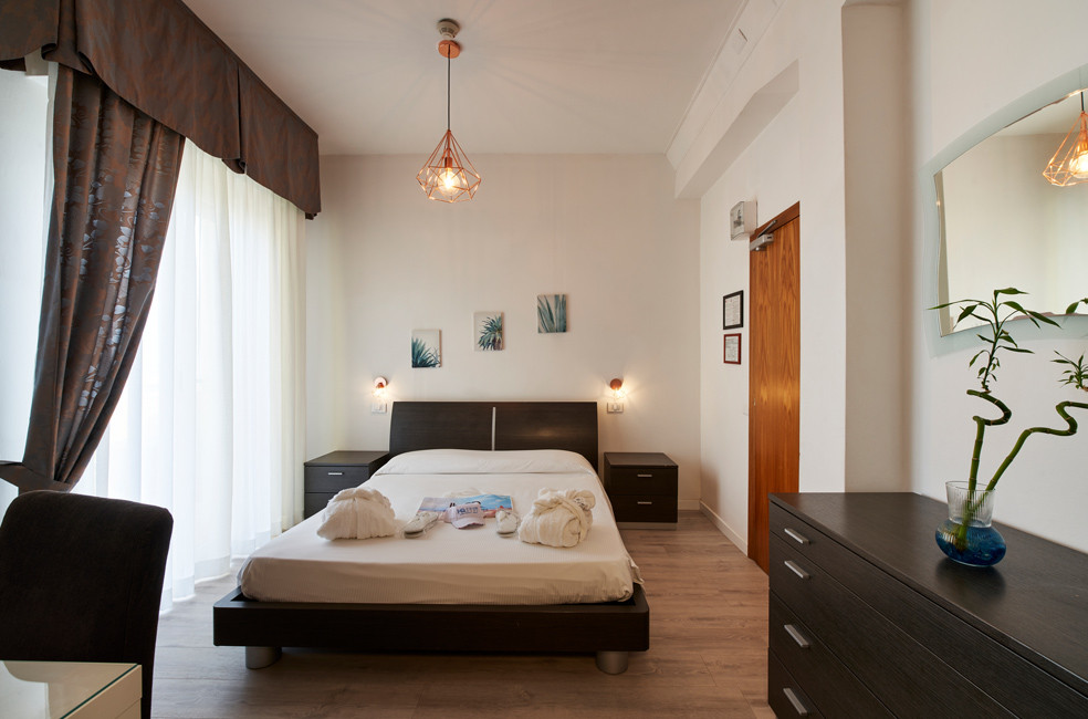 media.Suite-Frontemare_2Hotel-Estate-Torre-Pedrera