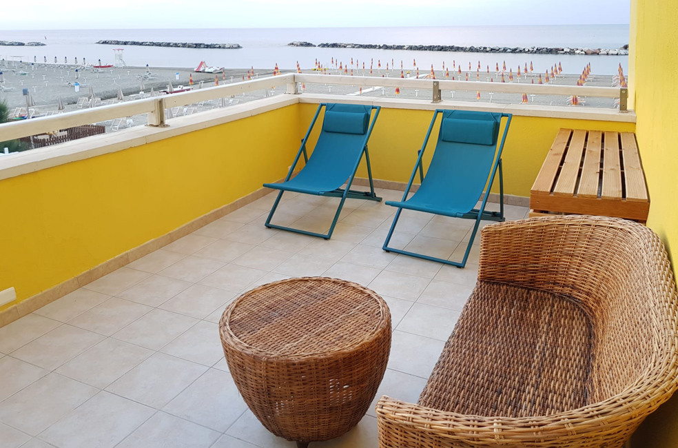 media.Suite-Frontemare_3Hotel-Estate-Torre-Pedrera