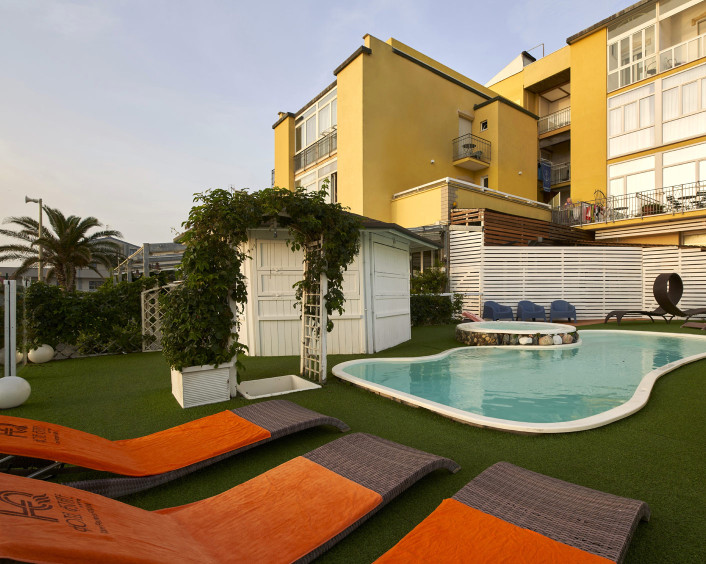 media.Gallery-Piscina_3Hotel-Estate-Torre-Pedrera