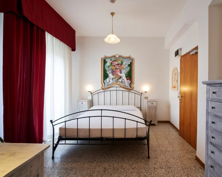 media.Camere-SuiteClassic_4Hotel-Estate-Torre-Pedrera