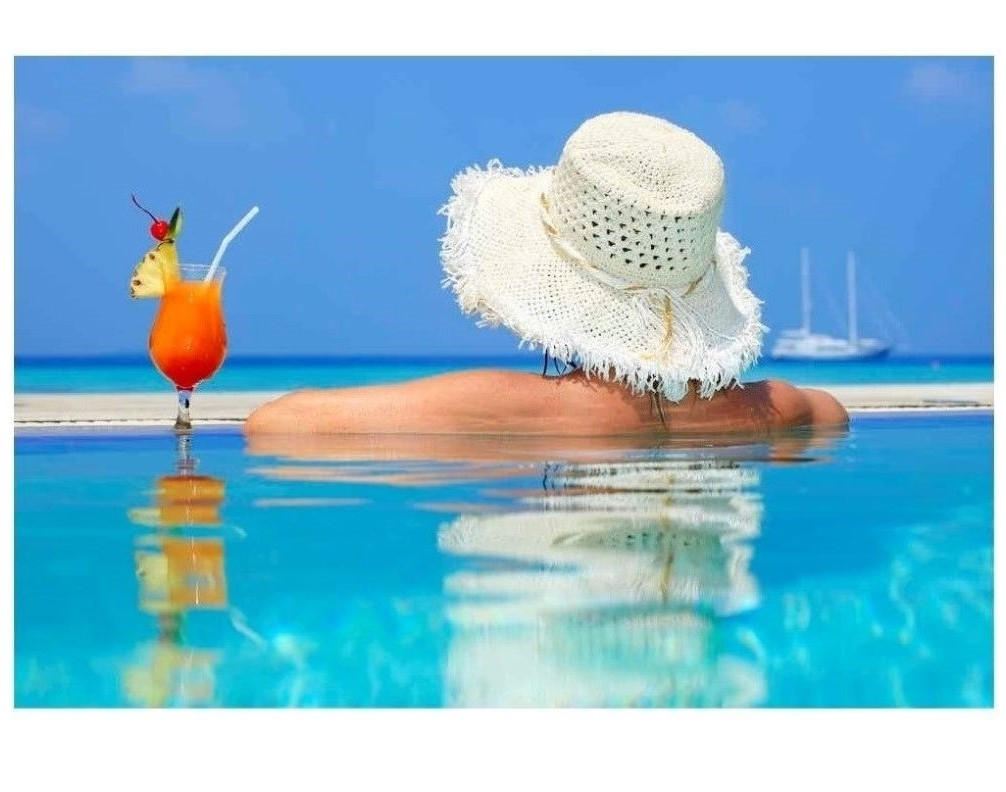 media.Relax-in-piscina-1006x792